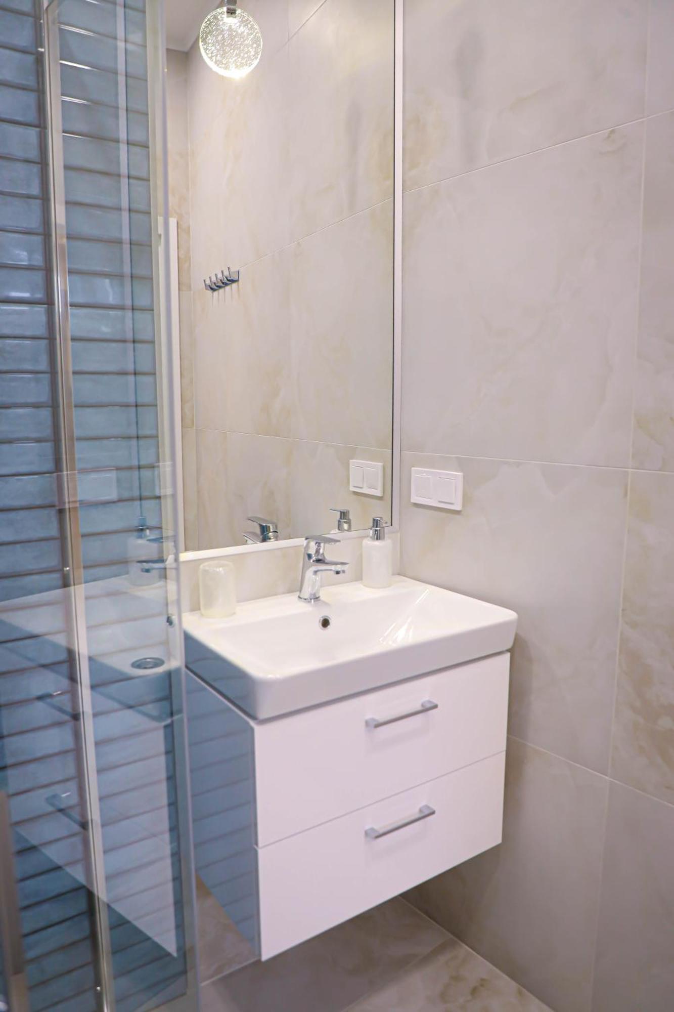 Modern Apartment, 3Mins To Opera Lviv Bagian luar foto