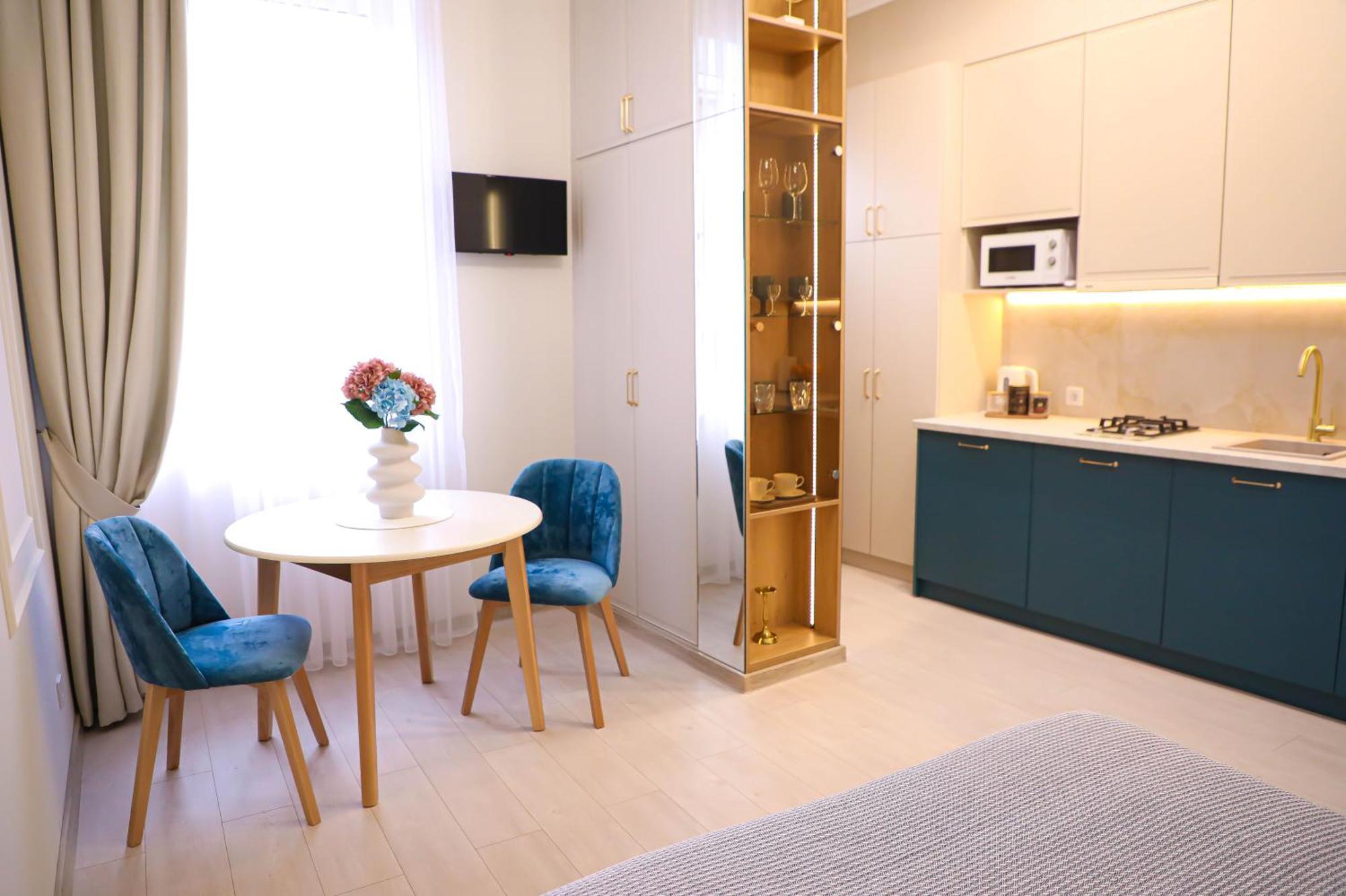 Modern Apartment, 3Mins To Opera Lviv Bagian luar foto